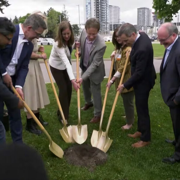 Keith and Caitlin Morrison reflect on Matthew Perry ahead of Matthew ...