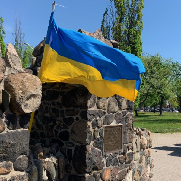 How is the community helping Ukrainians arriving in Victoria? - CFAX ...