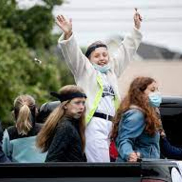 Grandview Heights parade celebrates military sacrifice and return of