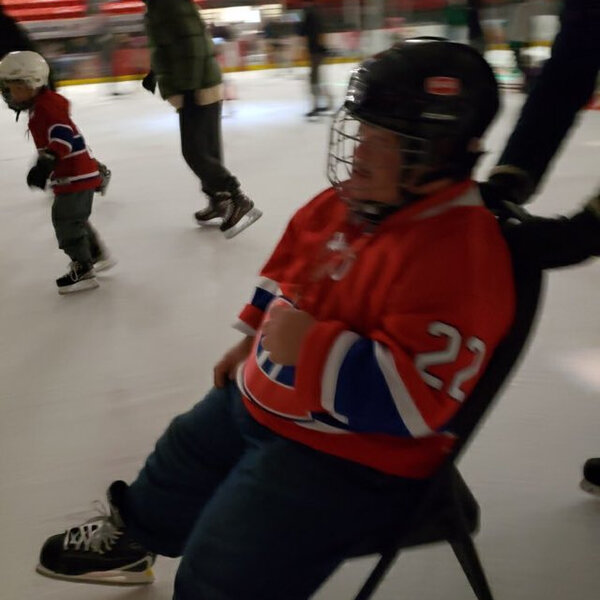 Un miracle de Noël à l'aréna de Granby avant de nager avec les dauphins M105 La vie d'ICI