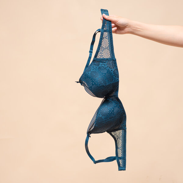 https://omny.fm/shows/nick-kristen-in-the-morning/bras-are-too-expensive/image.jpg?t=1709572156&size=wideShare