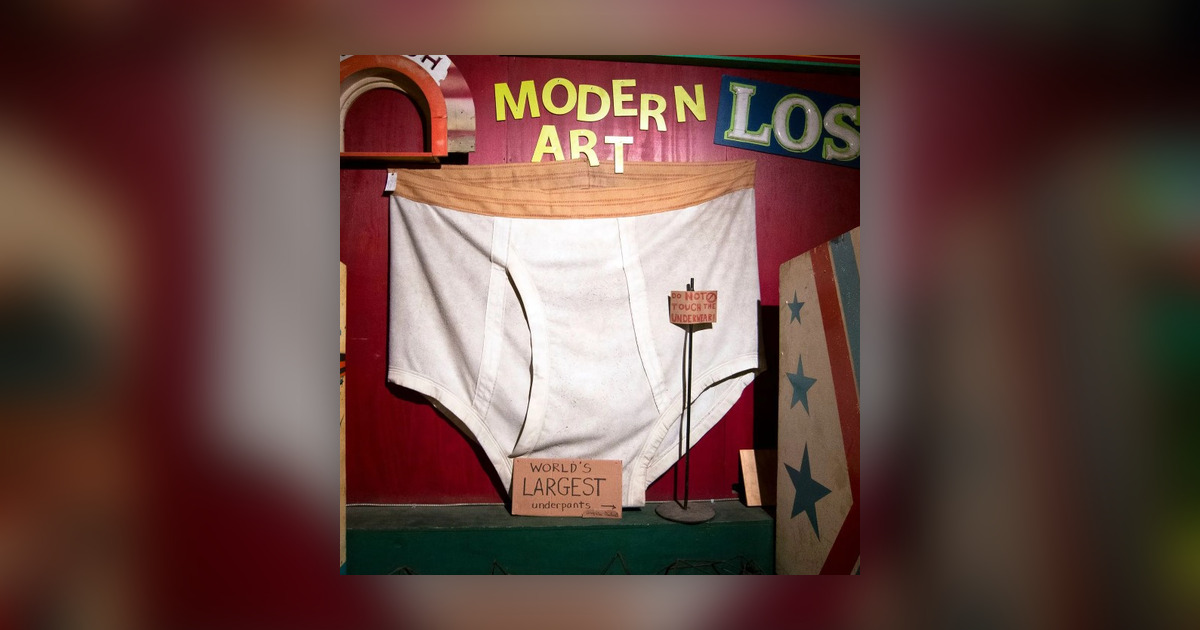 Listen!) Museum with the largest underwear is looking to break