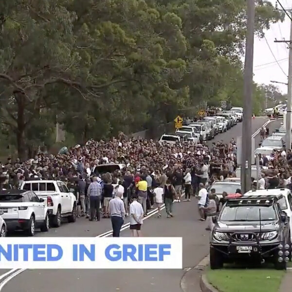 Hundreds Gather At Oatlands Crash Site To Pay Tribute To Four Children ...