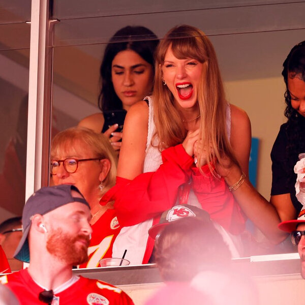 Official Taylor Swift Loves Kansas City Chiefs T-Shirt - ReviewsTees